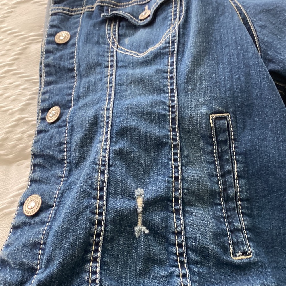 Vintage jean jacket distressed. - Picture 7 of 9